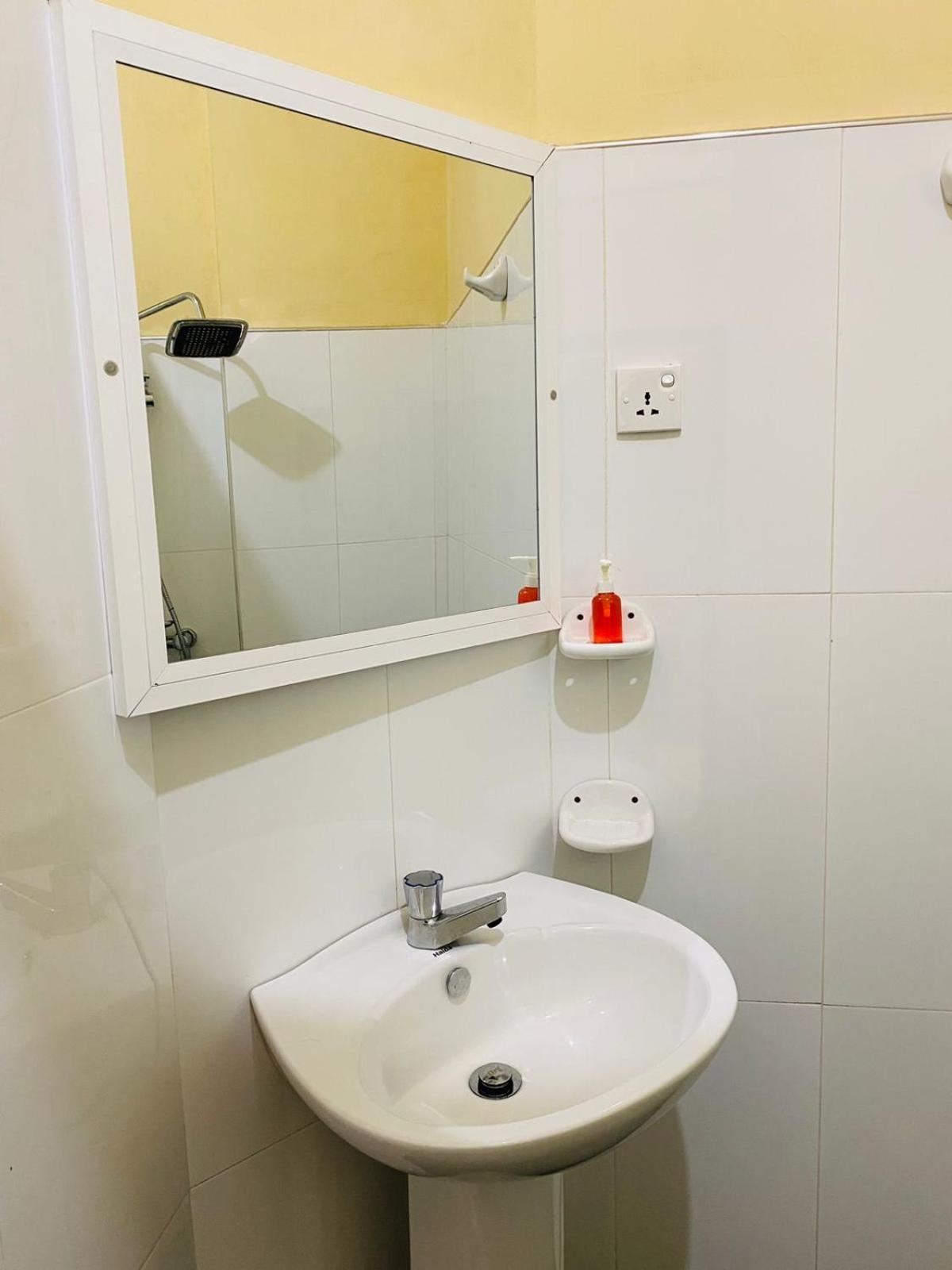 Poppies Mirissa Hotel Екстериор снимка