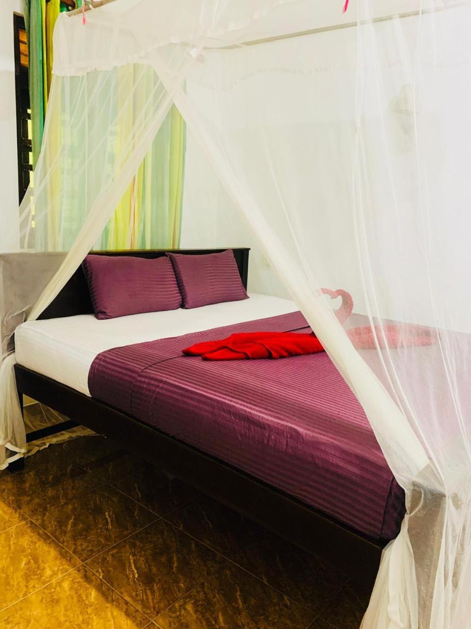 Poppies Mirissa Hotel Екстериор снимка
