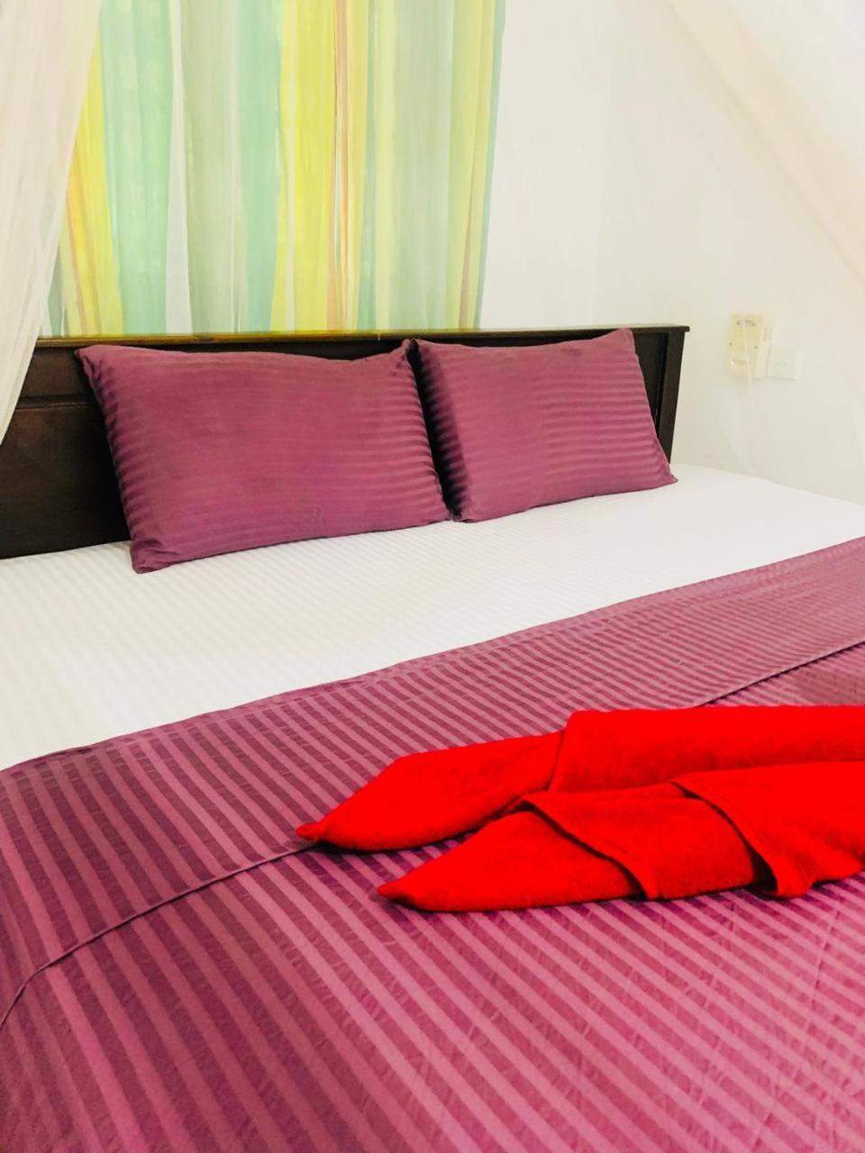 Poppies Mirissa Hotel Екстериор снимка