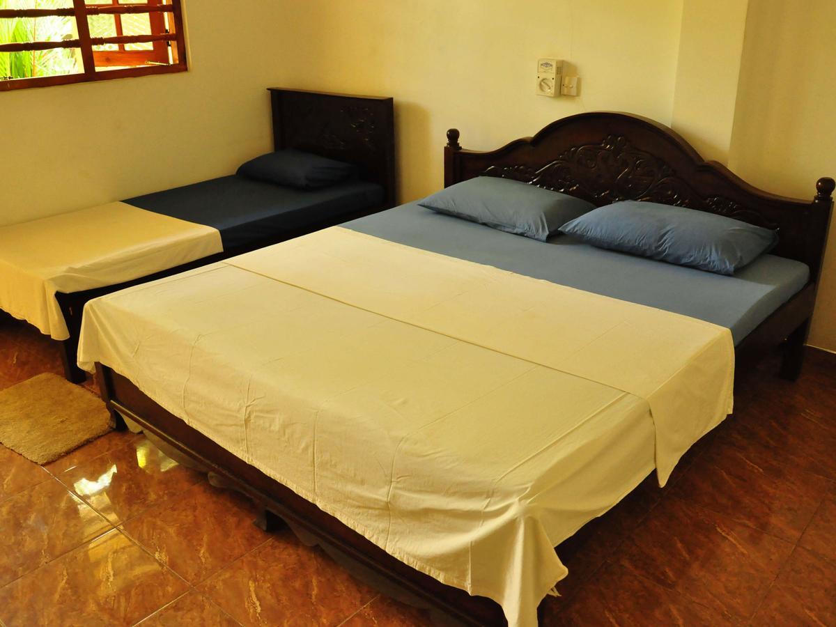 Poppies Mirissa Hotel Екстериор снимка